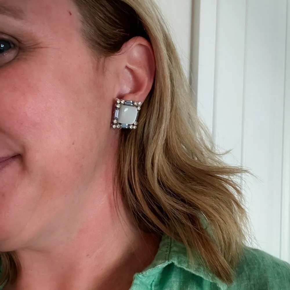 Vintage Coro rhinestone & thermoset plastic square clipback earrings blue white - Image 4