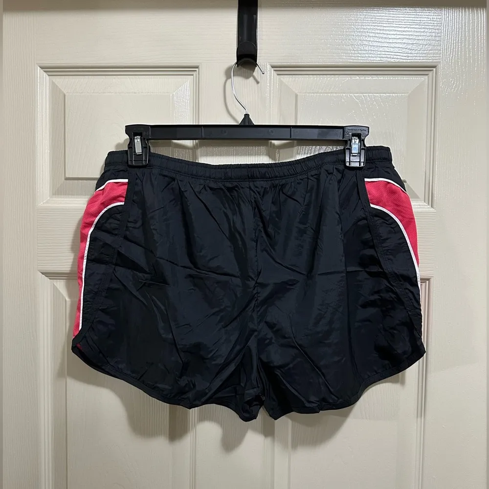 C9 by Champion athletic shorts black with pink mesh size XL - Image 3