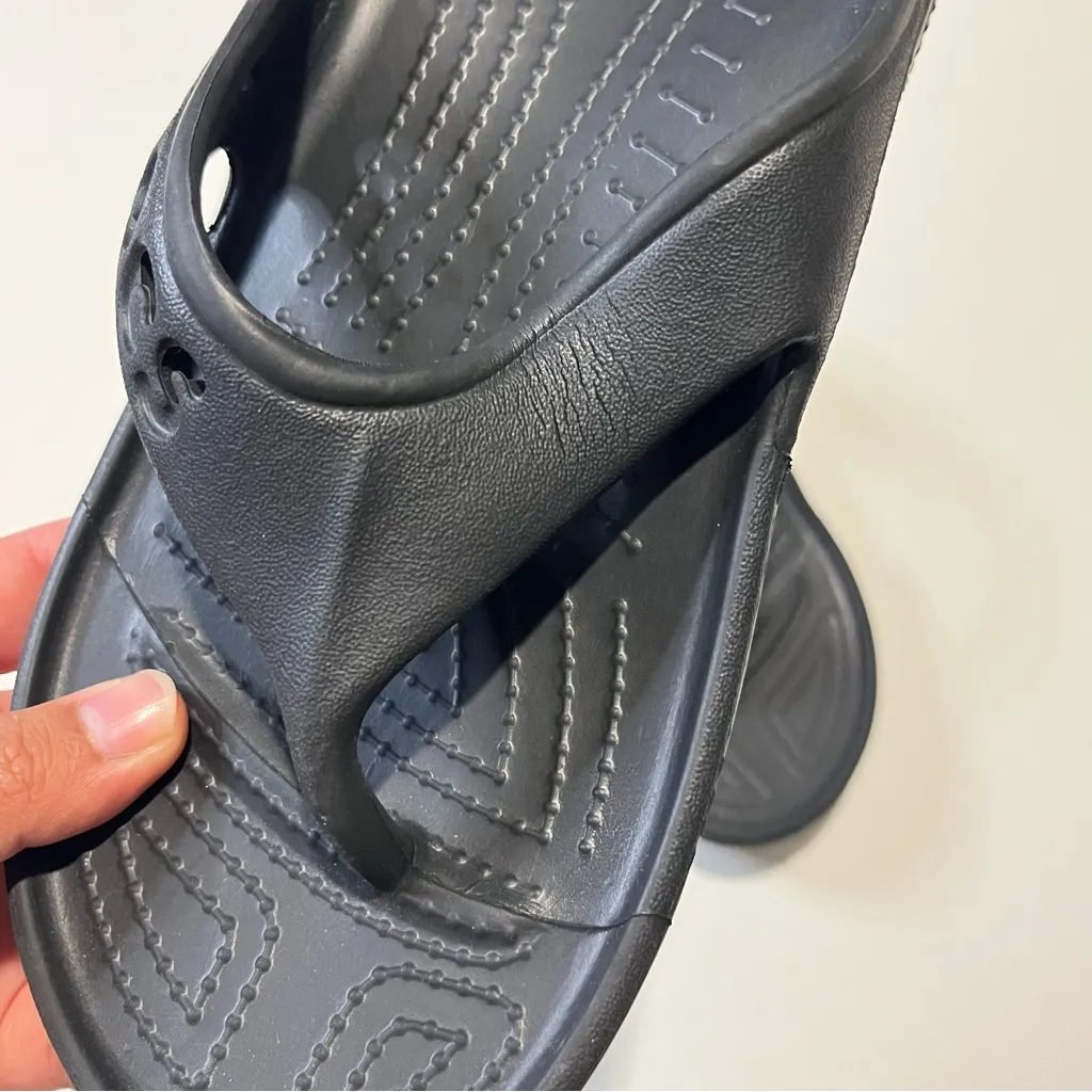 Crocs Baya Flip Thong Sandal Black Unisex Women’s 9 mens 7 - Image 5