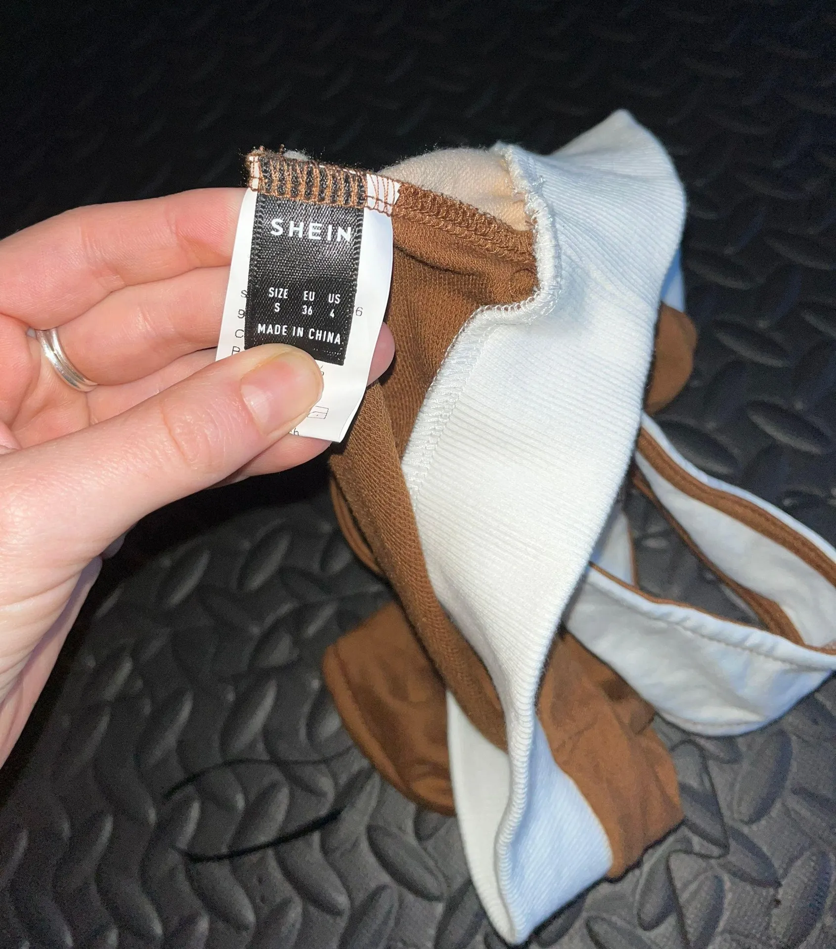 SheIn One Shoulder Color Blocked crop Top Size Small - Image 2