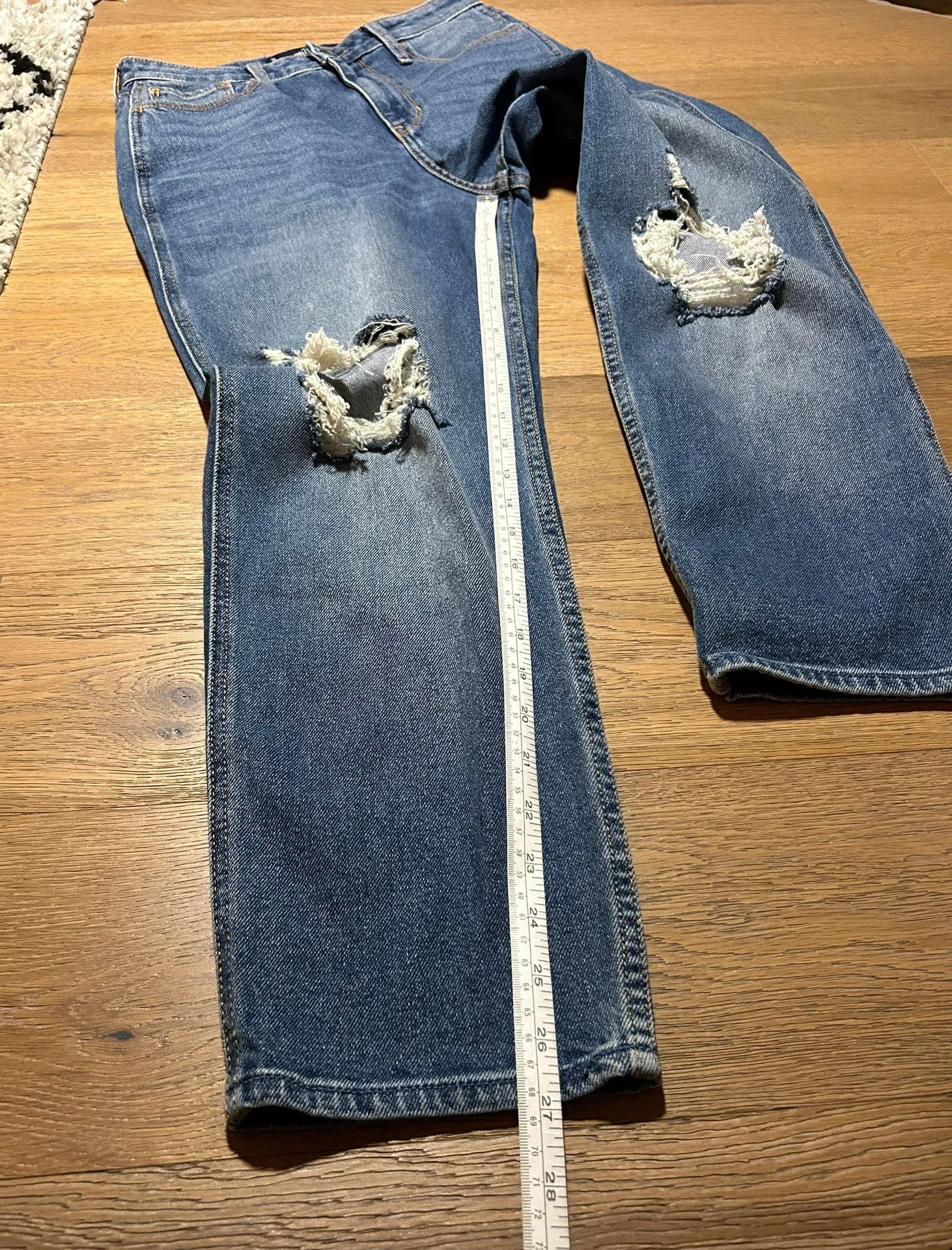 Hollister Size 28 ultra high rise mom jeans,  size 7 - Image 10