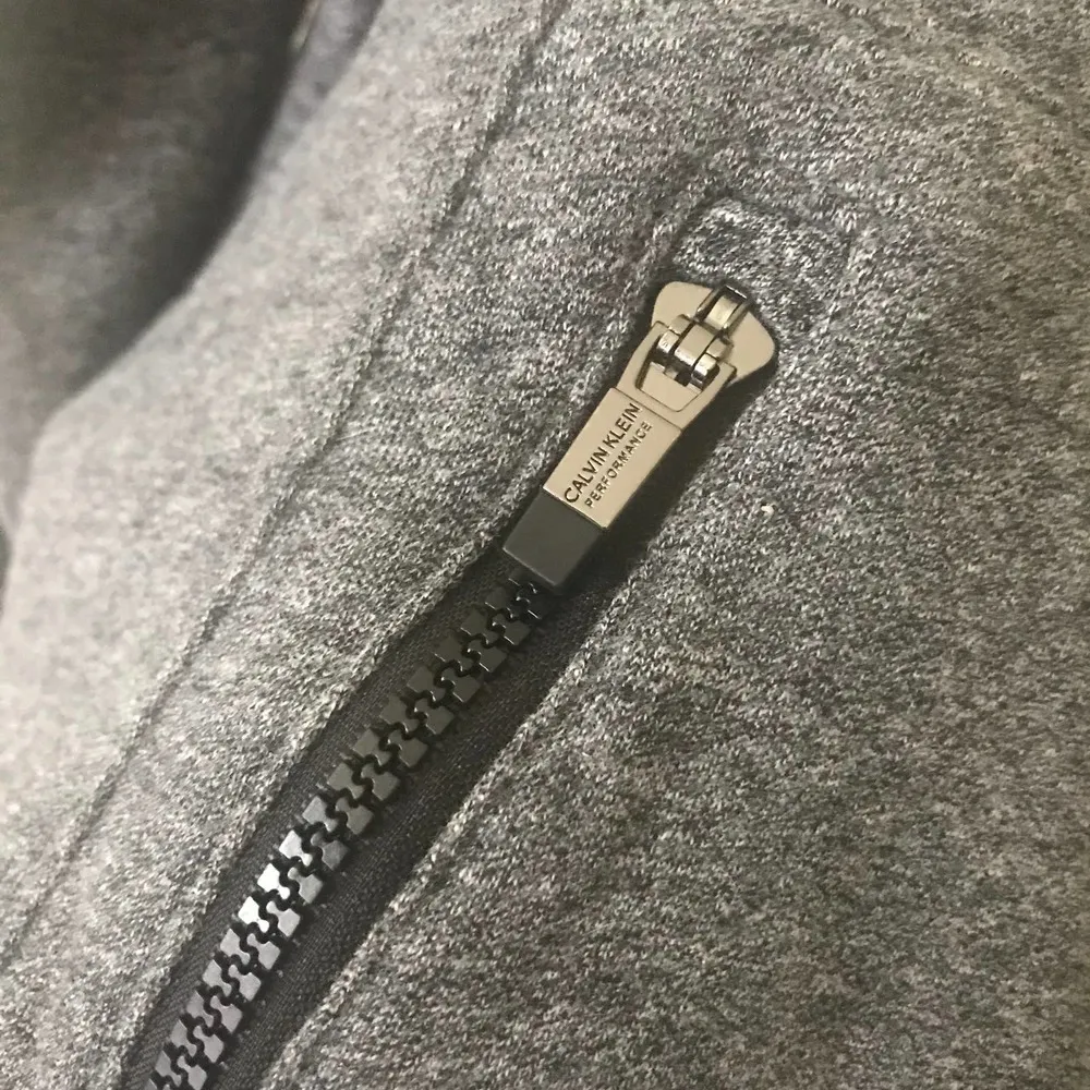 Performance Cropped Full Zip Hoodie Dark Gray Long Sleeves Size M - Image 5