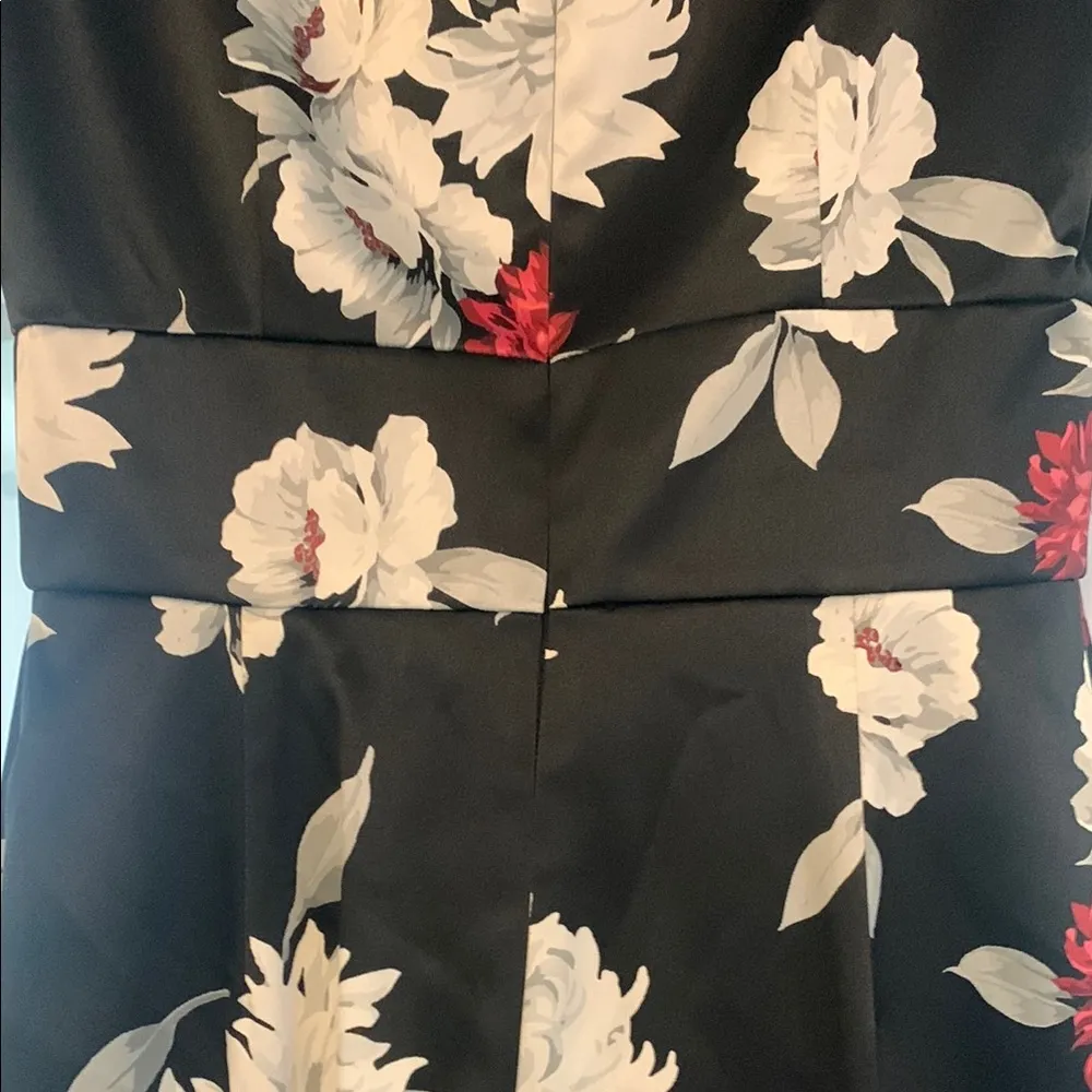 White House Black Market Dress with flowers 🌺 - Image 3