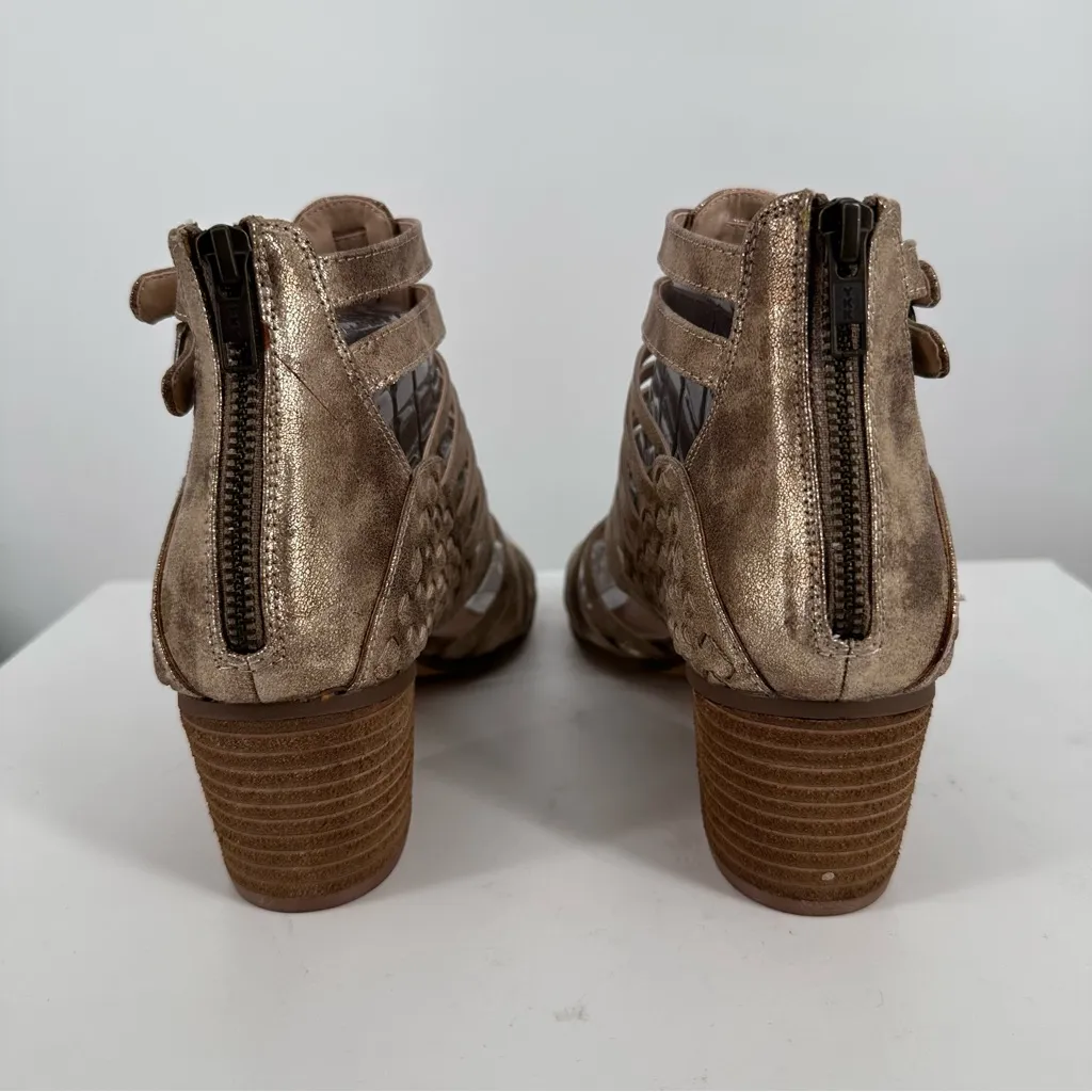 Not Rated Ofanto Heeled Sandal in Gold size 8.5 New in Box - Image 9