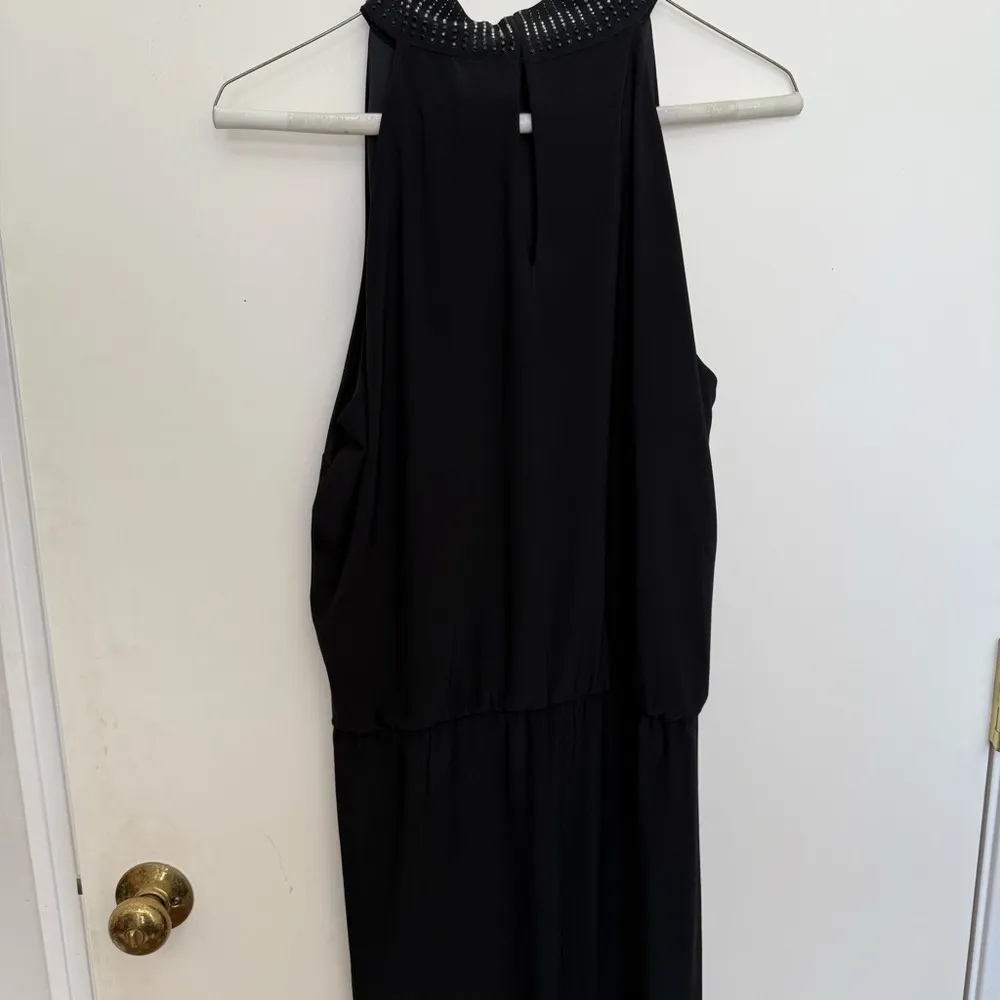 Chic Black  Dress with Halter Neckline - Image 4