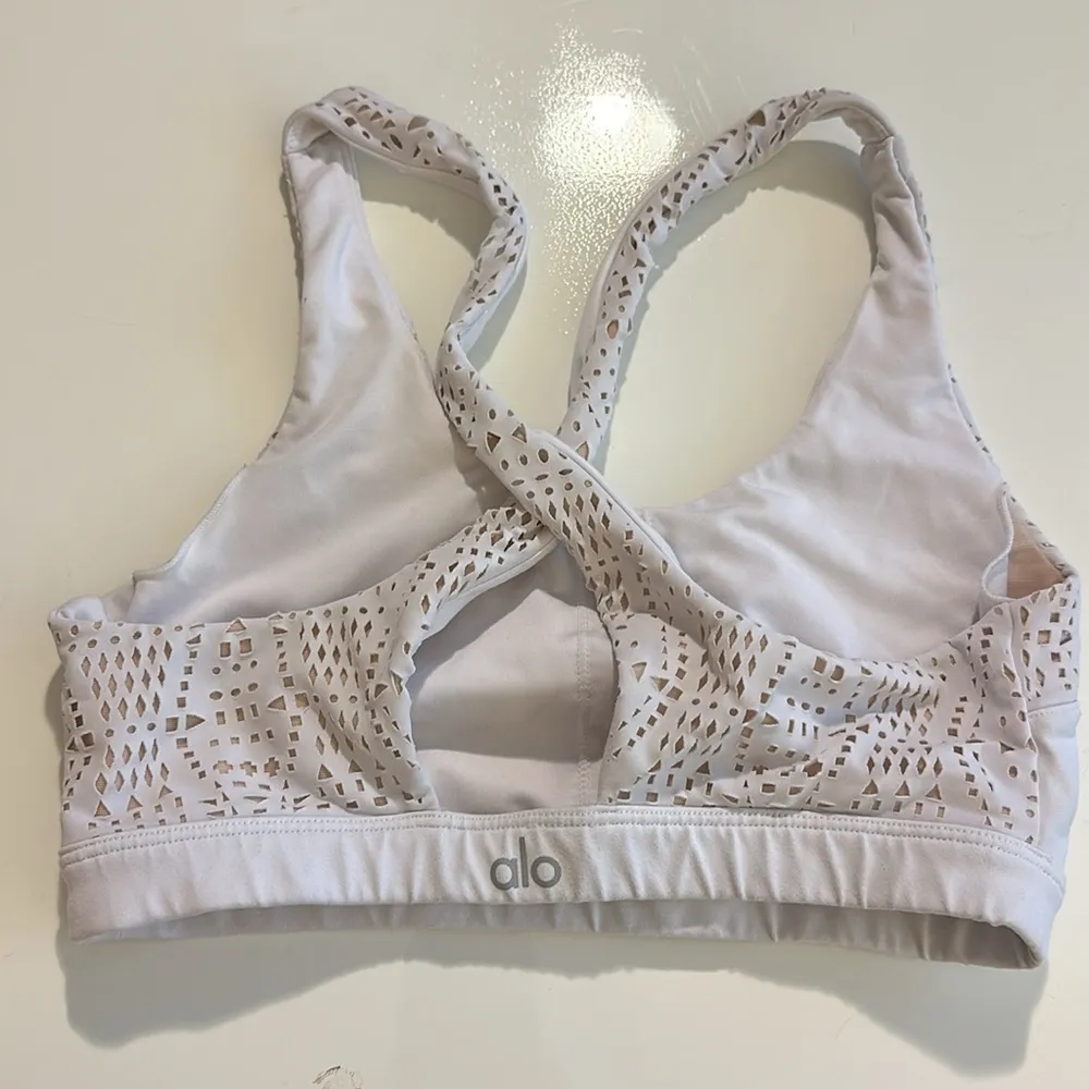 Alo Yoga Patina Laser Cut sports bra S - Image 11