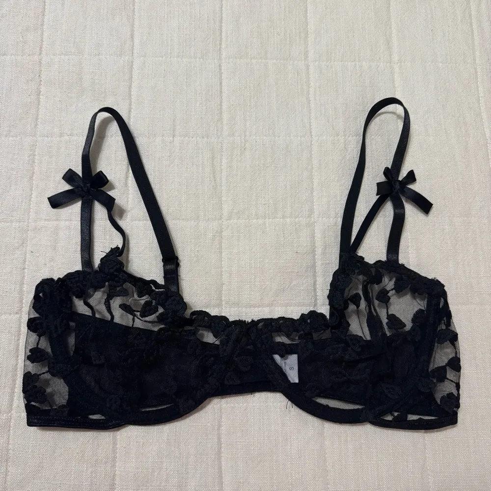 Black Lace Embroidered Heart Mesh Unlined Bra - Image 2