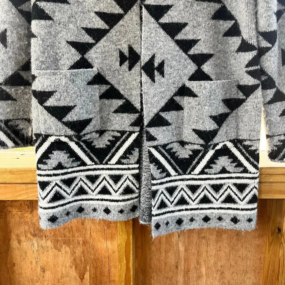 FRYE Women's Grey And Black Southwestern Print Open Cardigan Sweater Size M - Image 5