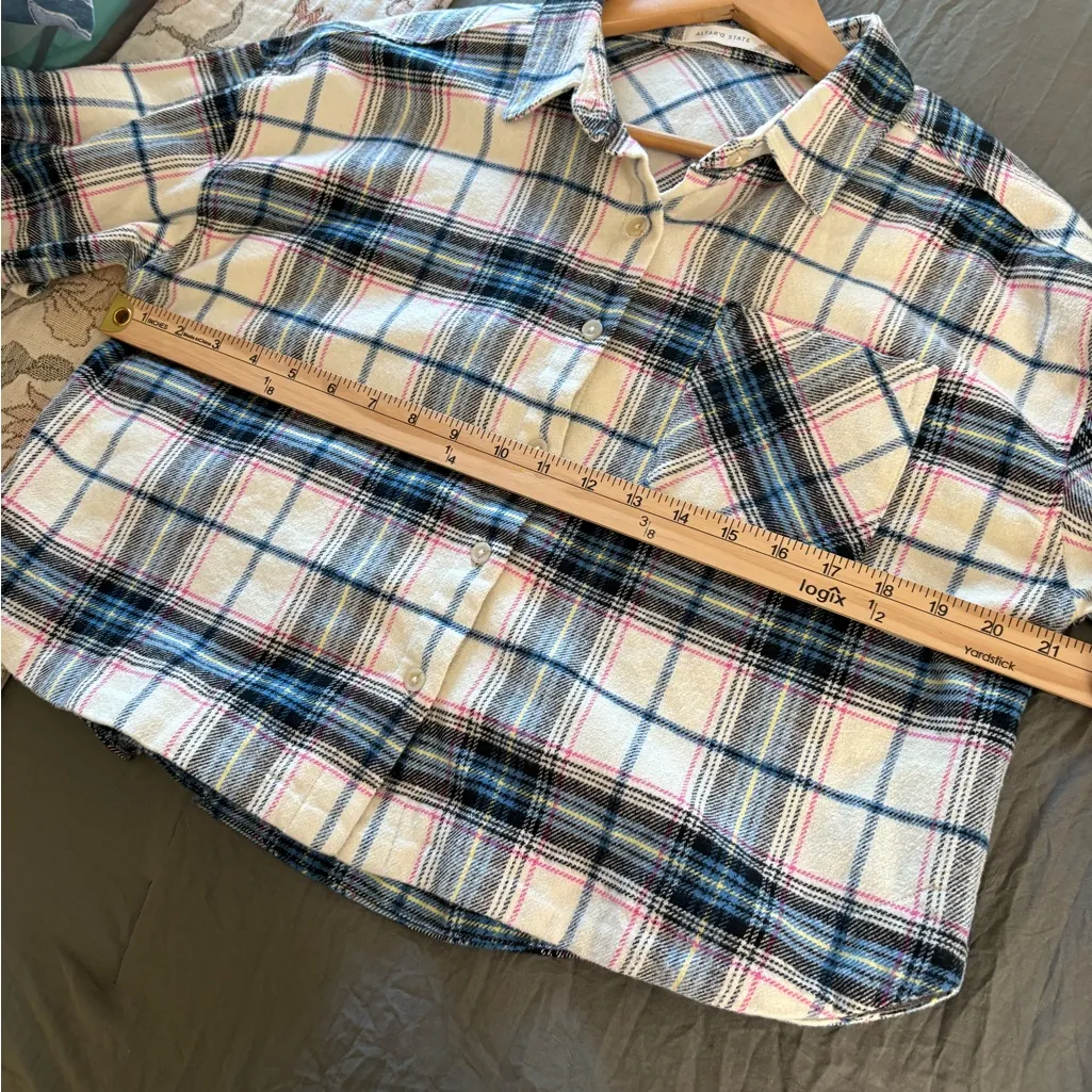Altar’d State Oakley Cotton Cropped Flannel Shirt Jacket. Size Small. - Image 6