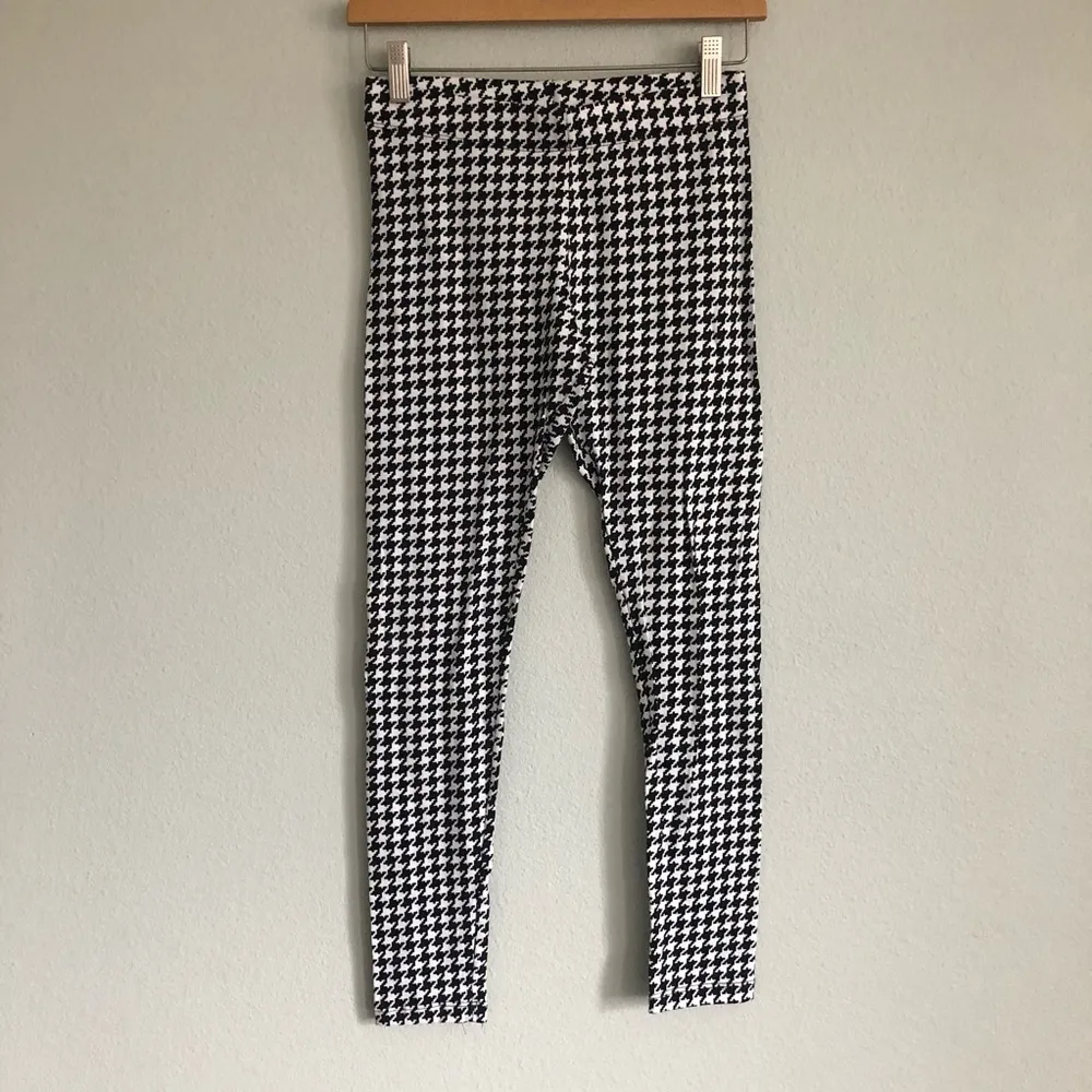Sweet Houndstooth Leggings. Size Medium - Image 3