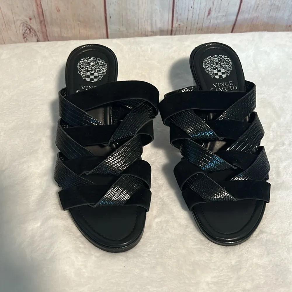 NWOT Vince Camuto Deljesta Sandal - Image 4
