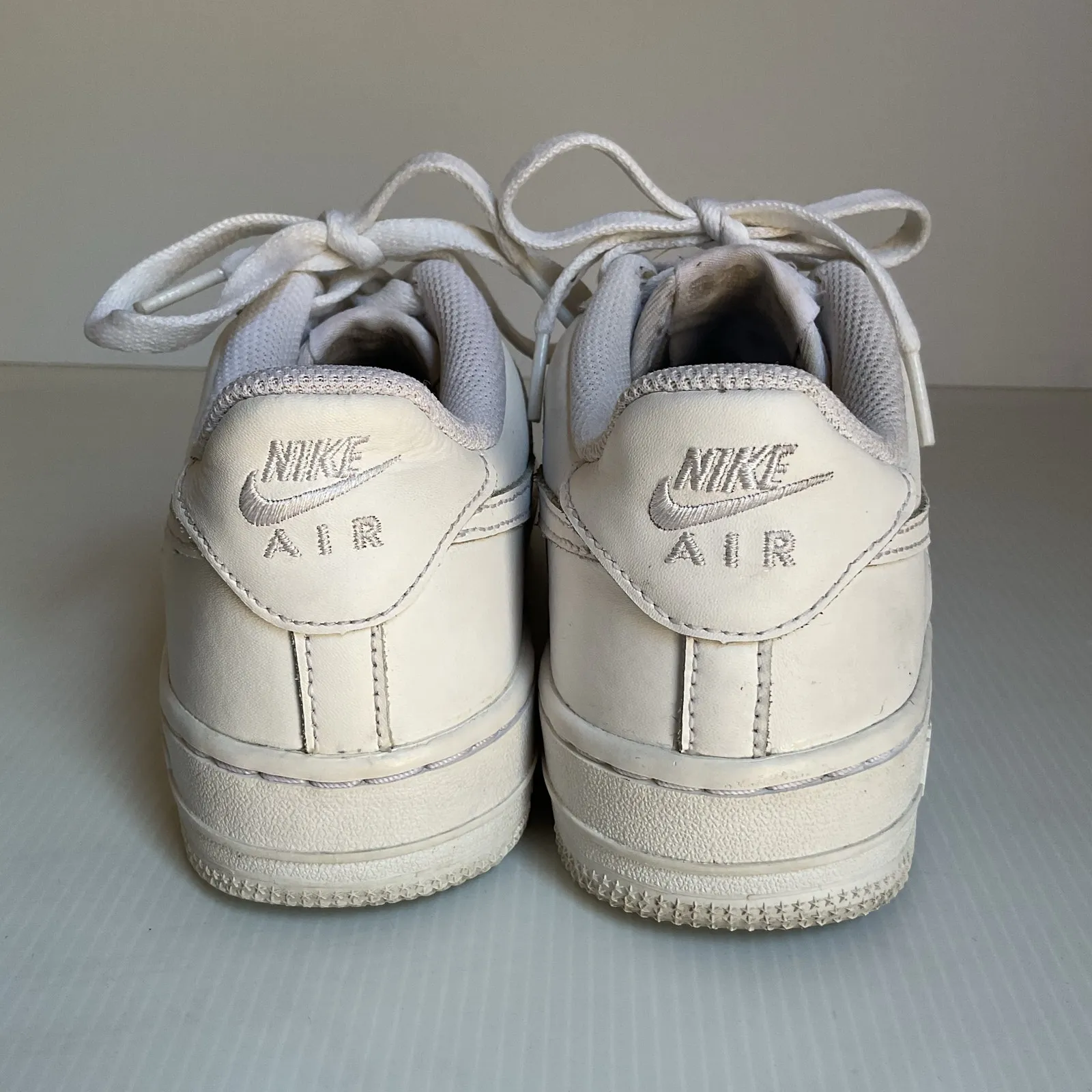 Nike Air Force 1 Sneakers Youth 5.5Y Women's 7  Low White Casual Everyday - Image 6