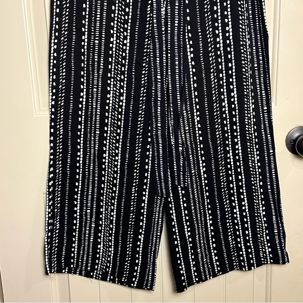 Cupcakes and Cashmere Melena Dotted Stripe Crop Pants Size M EUC Black Size M - Image 6