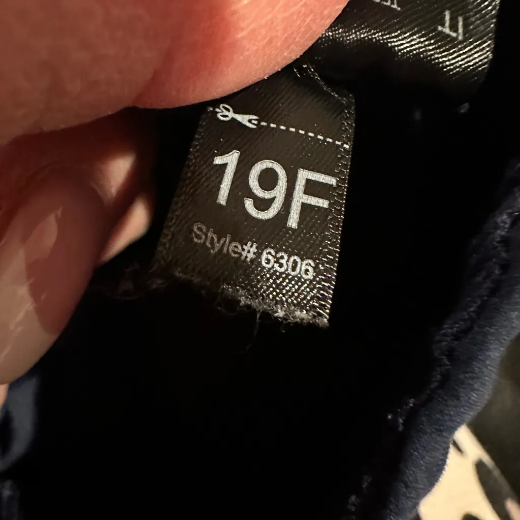 Kuhl Women's FreeFlex Move Navy Blue Barrel Baggy Pants Size M Reg - Image 8