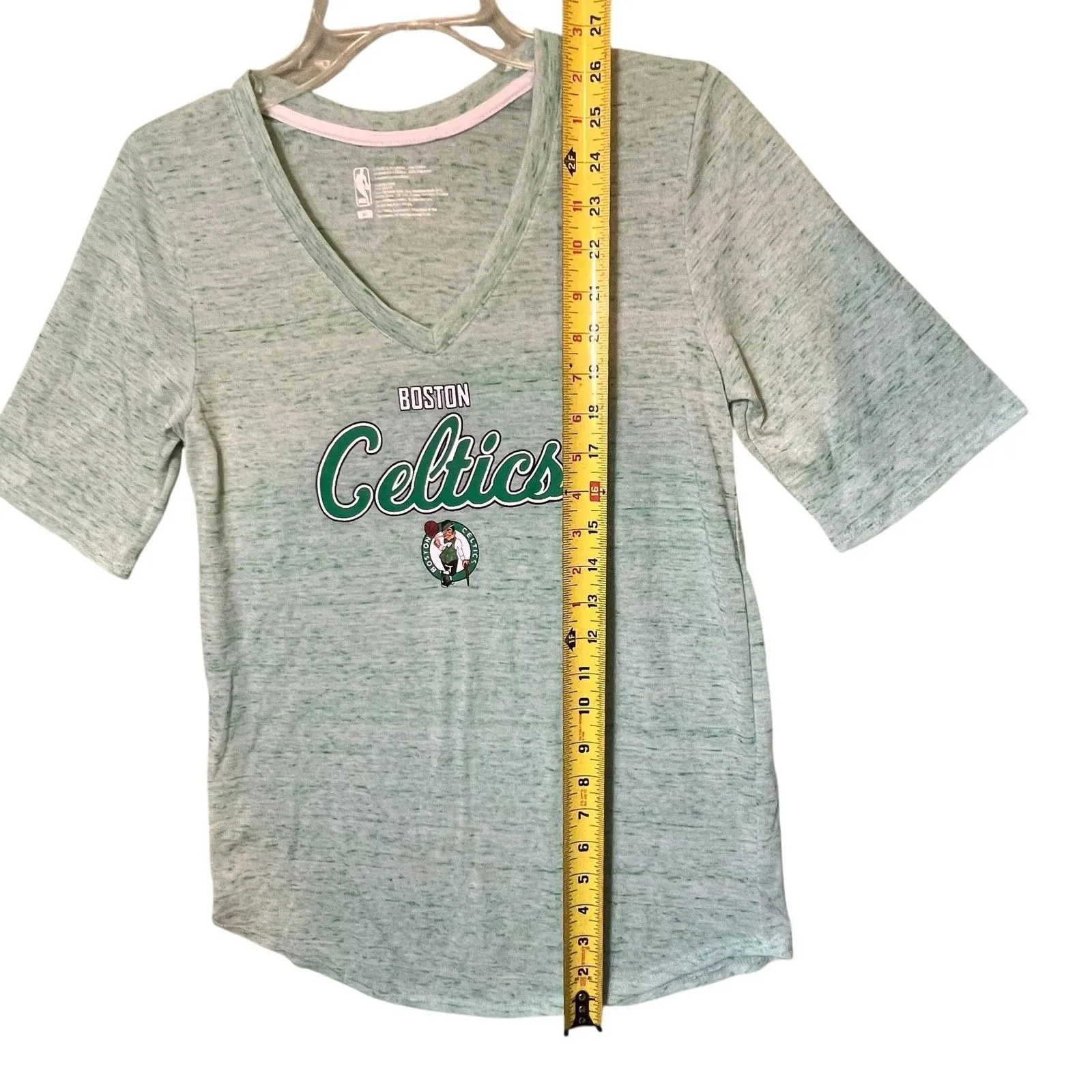 NBA Boston Celtics Shirt Womens Medium Green NBA Basketball V Neck Short Sleeve - Image 4