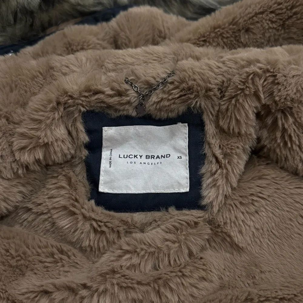 Lucky Brand Navy Extremely Soft Faux Fur‎ Lined Hiking Camping Jacket Size XS - Image 10