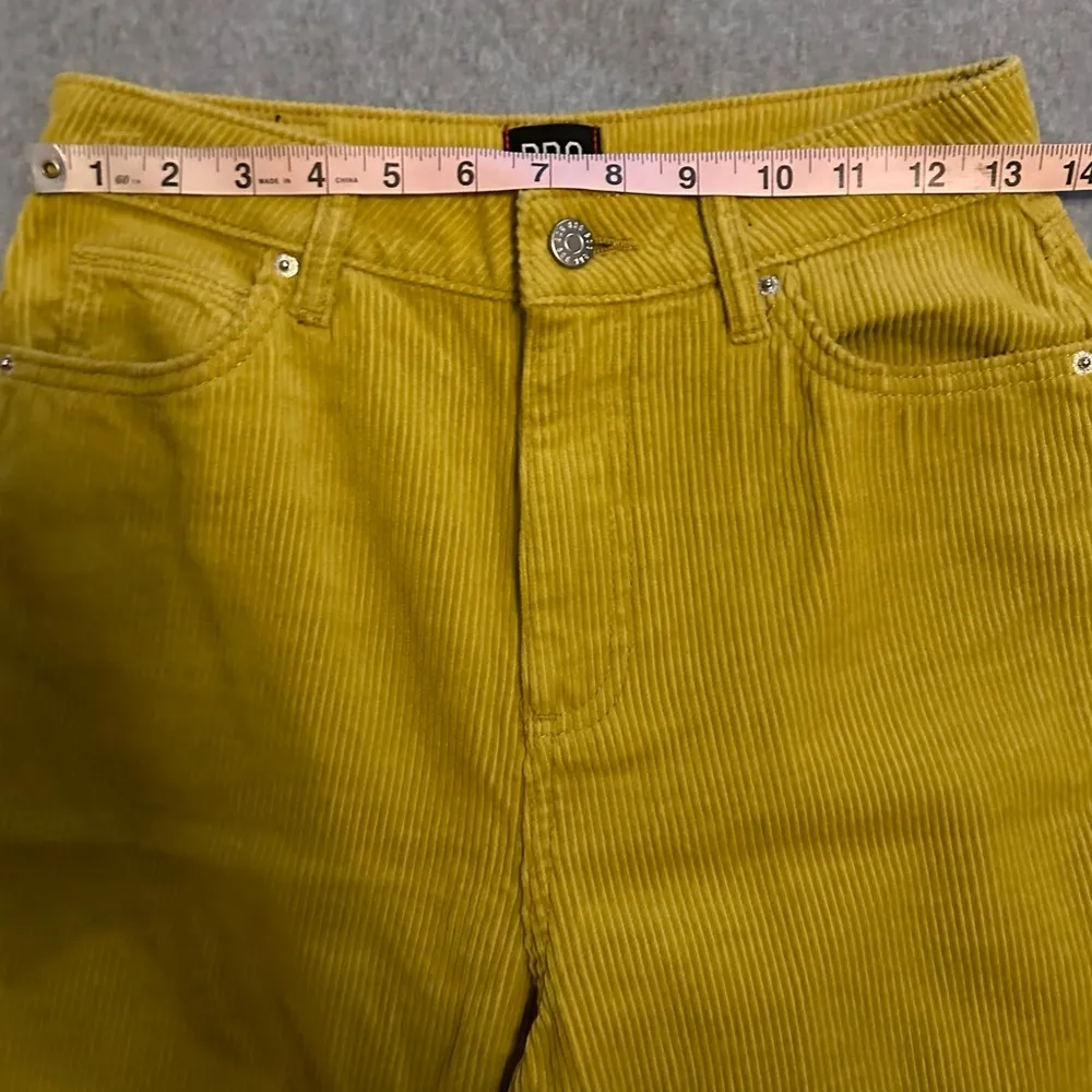 BDG Urban Outfitters Corduroy pants mom high rise yellow size 27 - Image 7