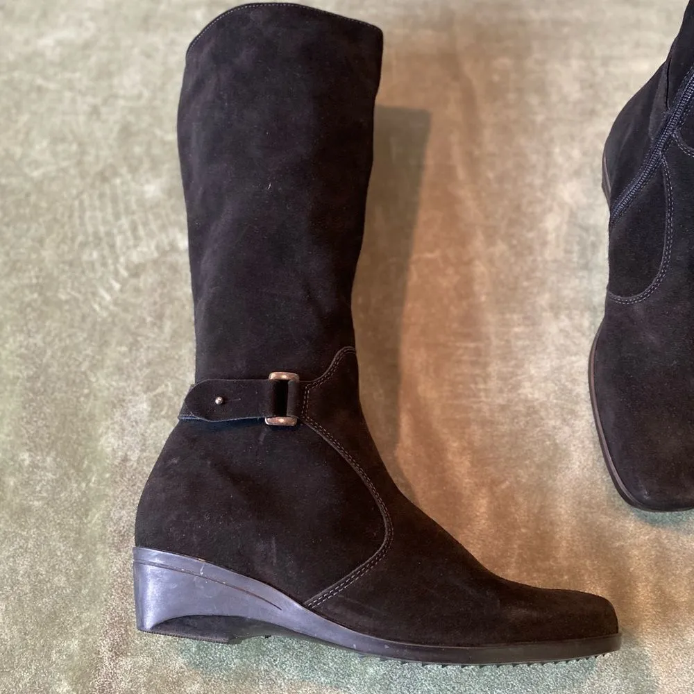 #131 LA CANADIENNE Tall Suede Boots NWT Black Size 8.5 - Image 10