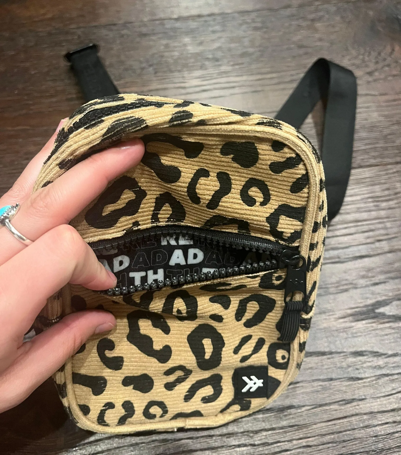 Thread Wallets Thread crossbody cheetah print bag - Image 7