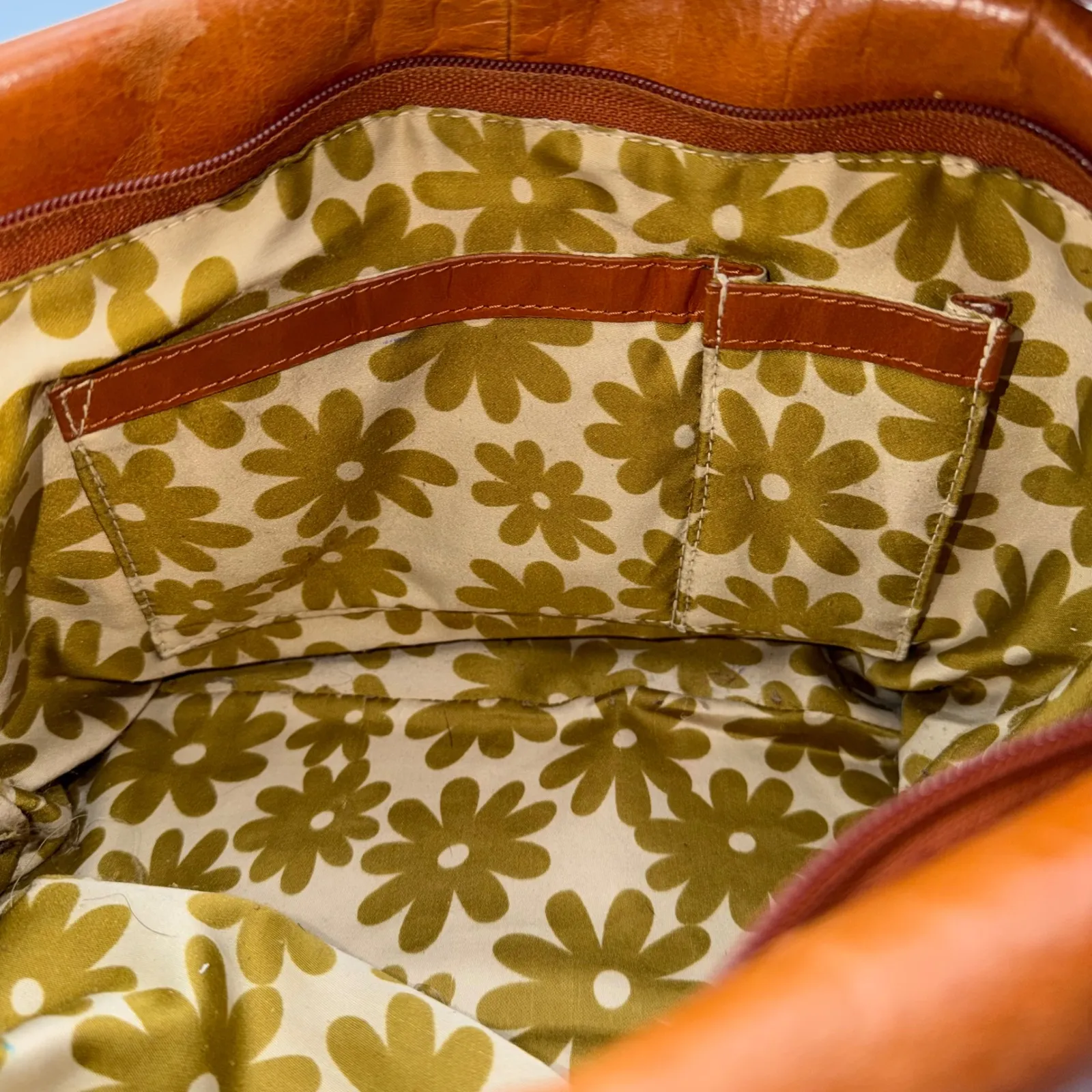 Nino Rossi Brown Leather Hobo Shoulder Bag Owl Charm Zip Pockets - Image 11