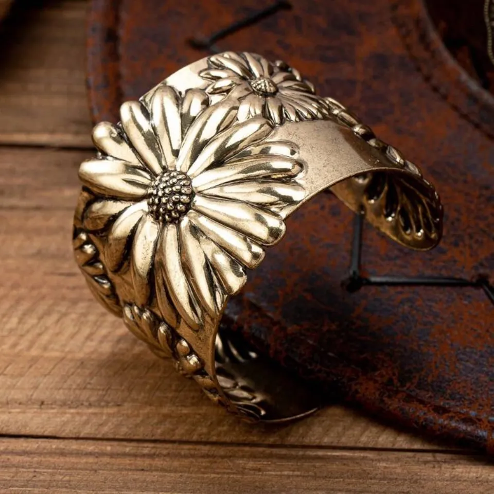 🌼🌼🌼BOGOHO 🌼🌼🌼Floral Silver Cuff Bracelet and Matching Ring Set - Image 3