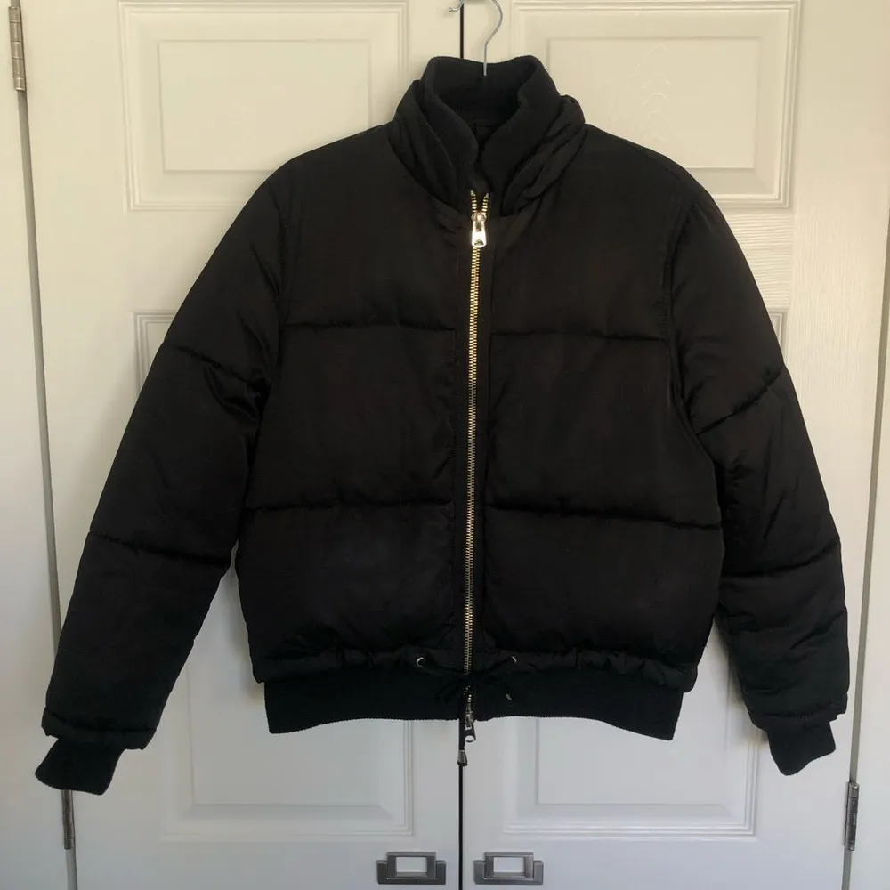Women’s Black and Gold Topshop Bomber Puffer Jacket Size 6 / M - Image 2