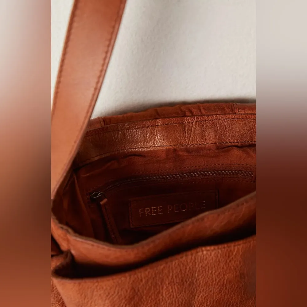 NWT Copenhagen Shoulder Bag In Color Cognac 100% Leather - Image 5