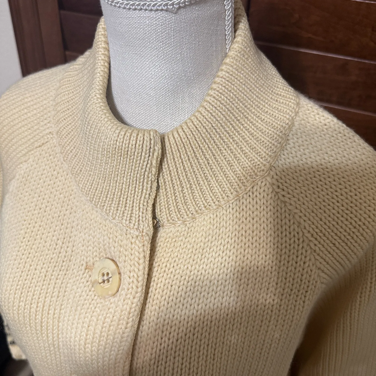 Vintage 1960's Catalina Sweater Cardigan Chunky Knit sz 38/L cream Nordic - Image 4