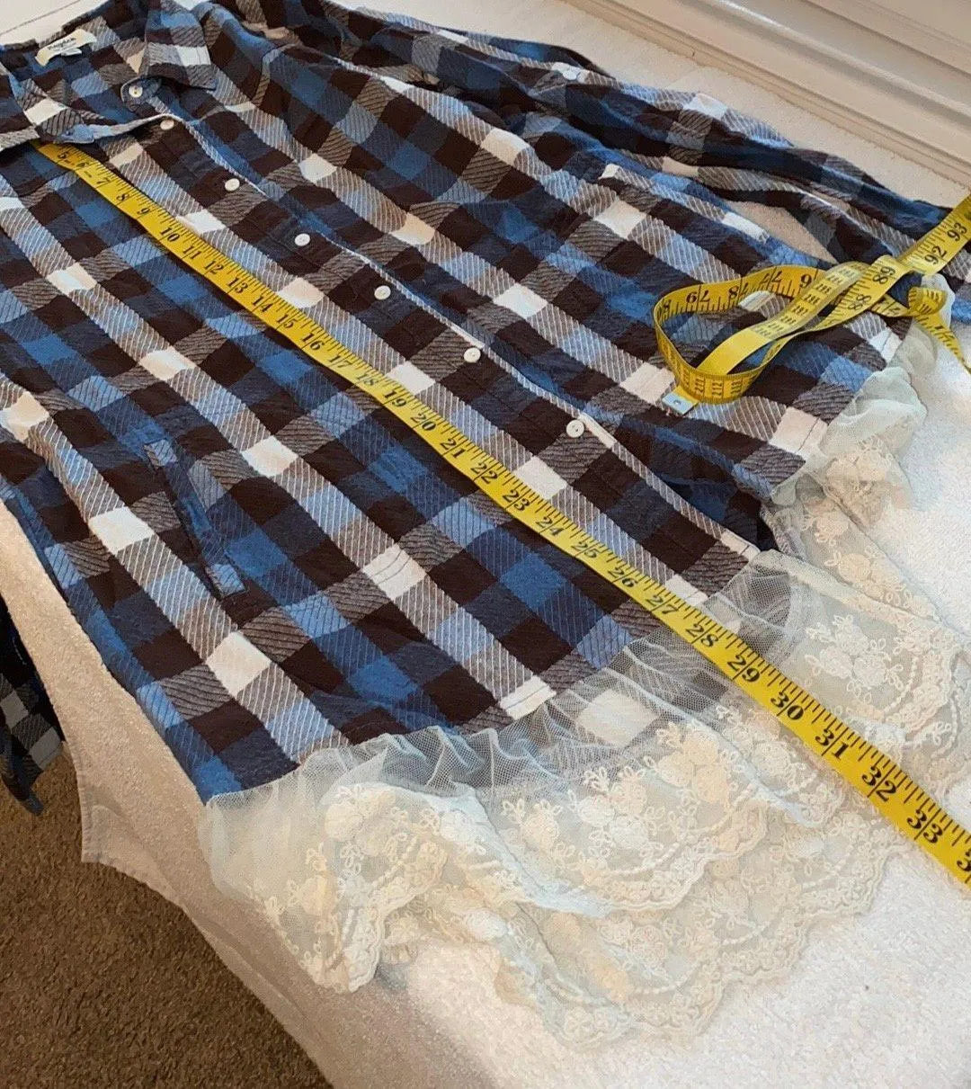 Los Angelos button down shirt lace edged long sleeves plaid size medium - Image 3