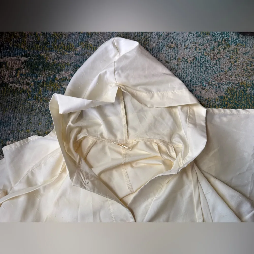 Vintage Betty Rose hooded silk blend loose maxi trench coat, one size White - Image 9