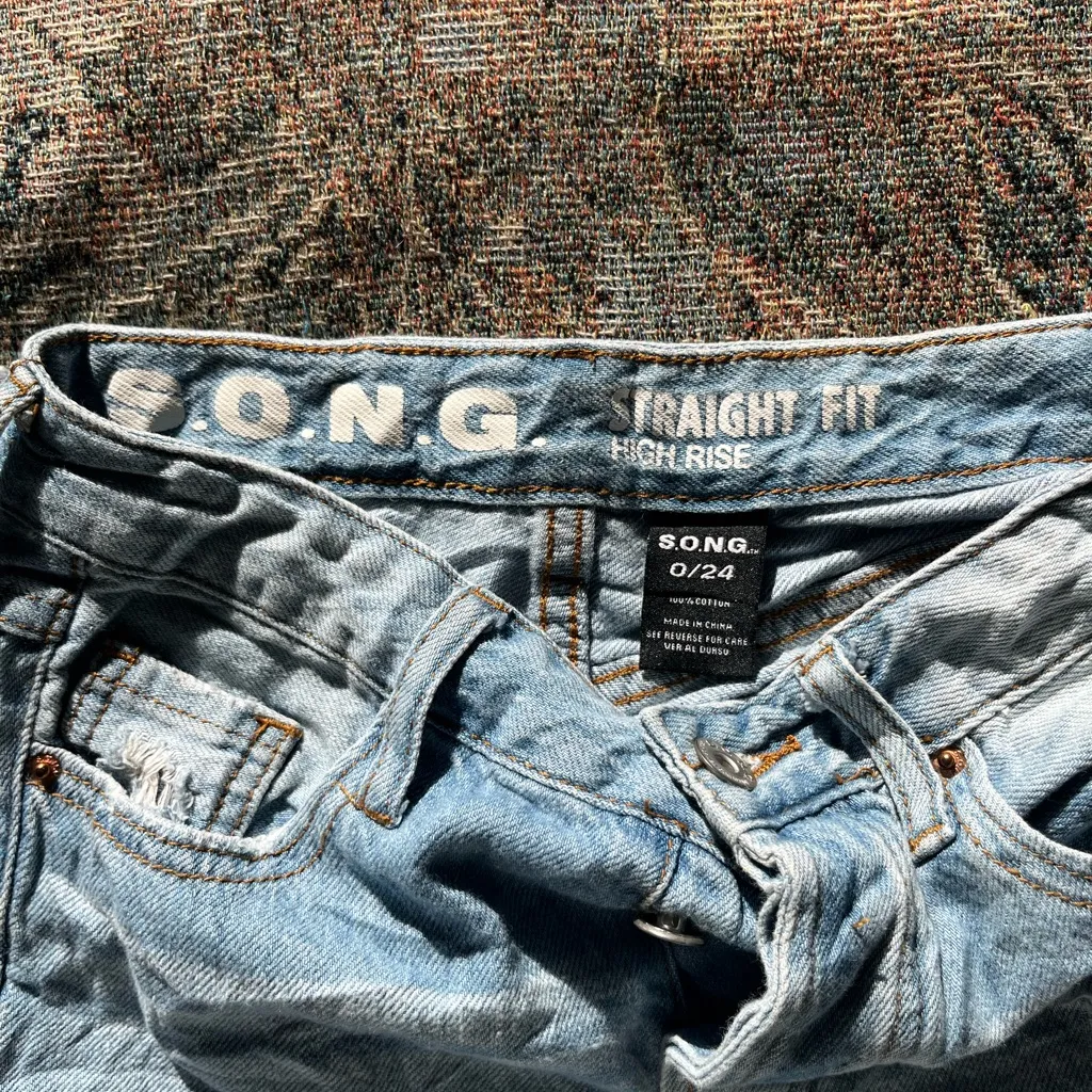 Y2K S.O.N.G Cropped High Rise Jeans Light Wash Distressed Button Fly 0/24 Grunge Blue - Image 14