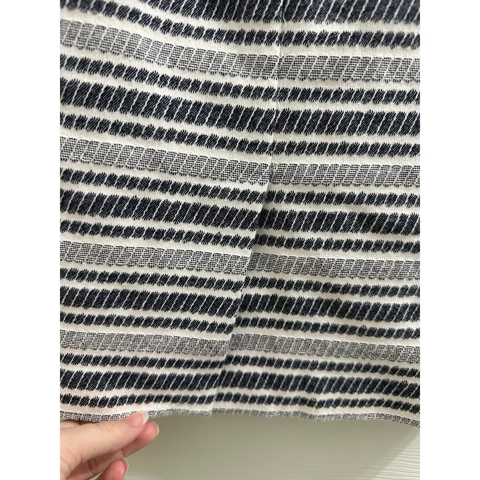 Ann Taylor Petite Navy & White Striped Textured Pencil Skirt 0P Coastal XSP - Image 4