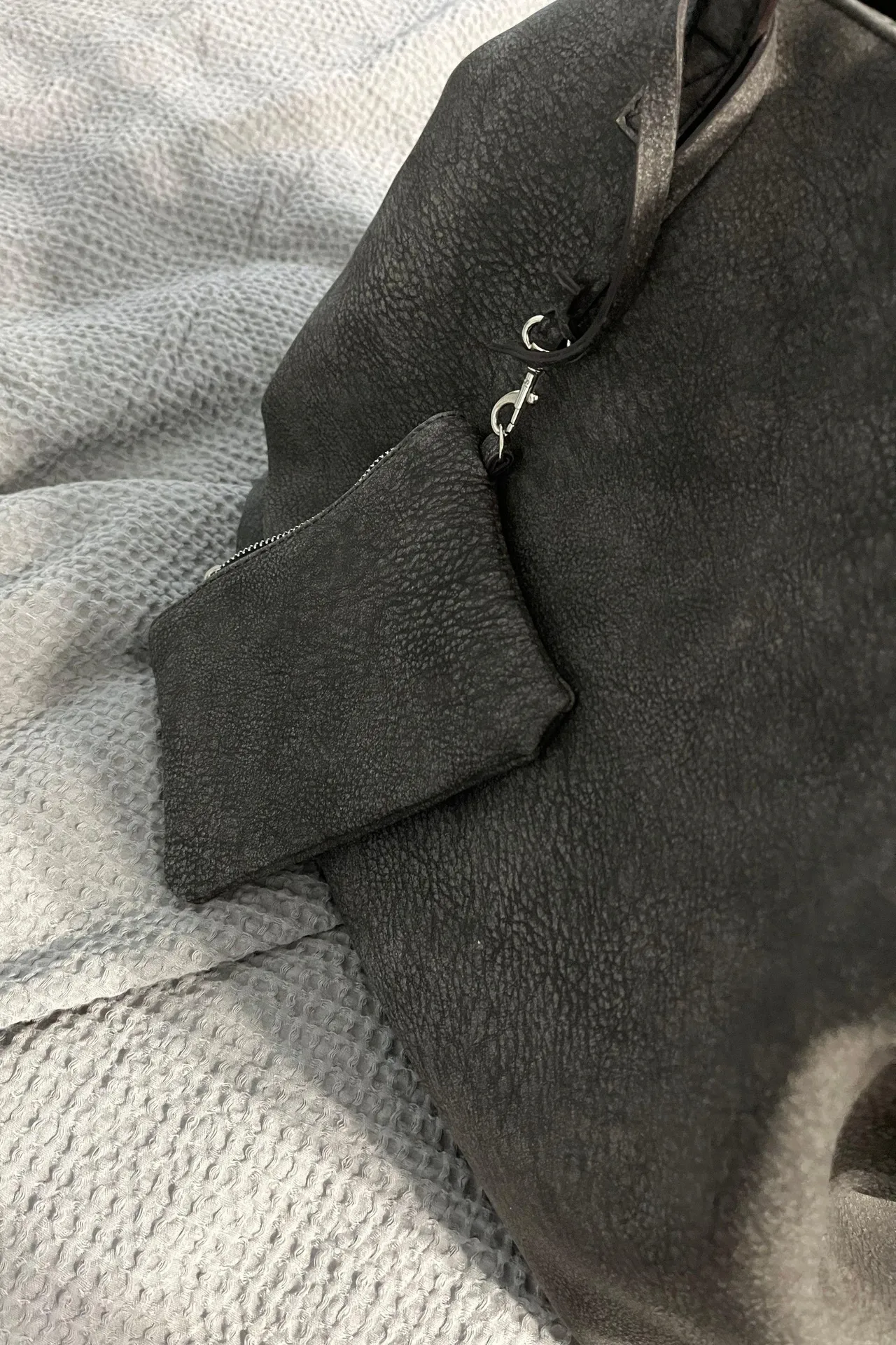 Duffle Bag Gray - Image 3