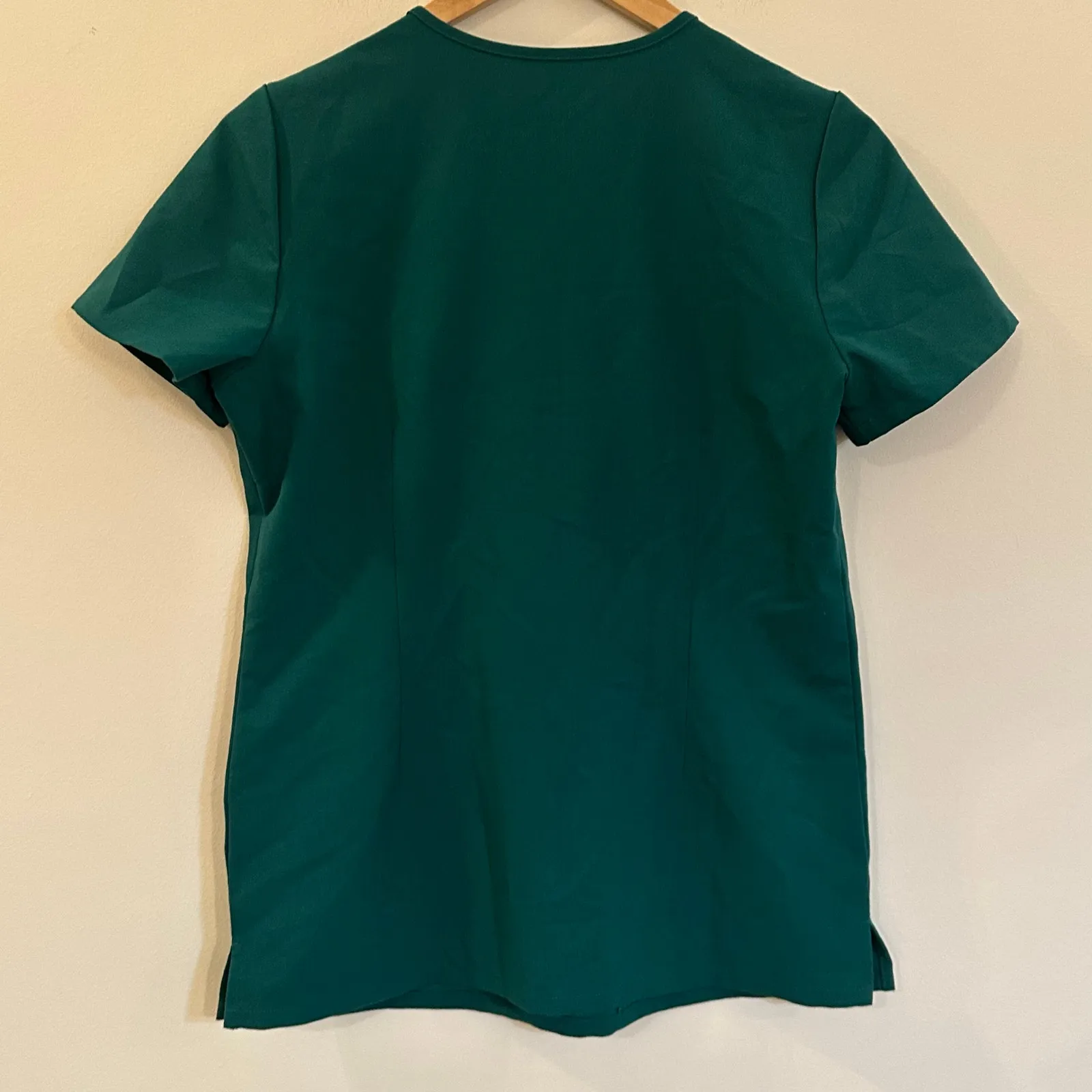 Green Figs Scrub Top Sz XS Two Pocket Scrub Top - Image 2