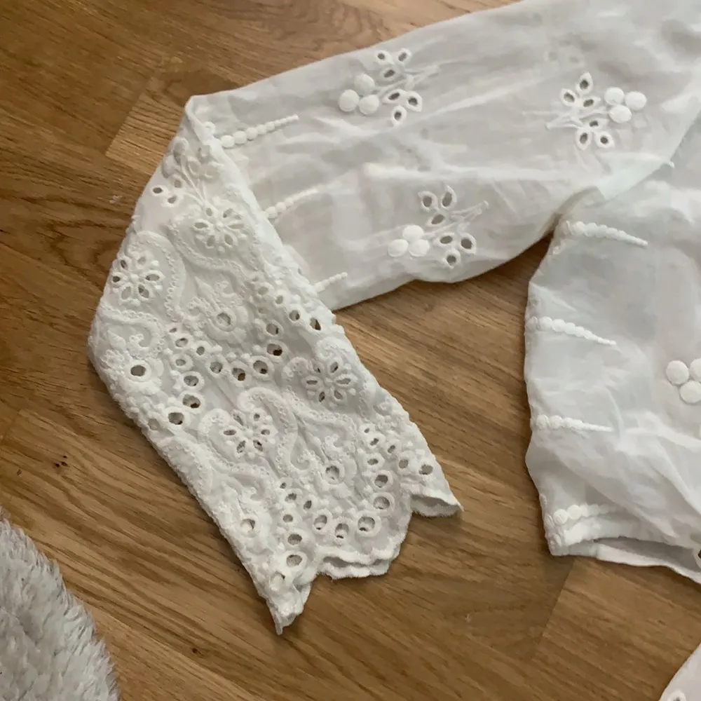 Zimmermann  white eyelet wrap top shorts set - Image 10