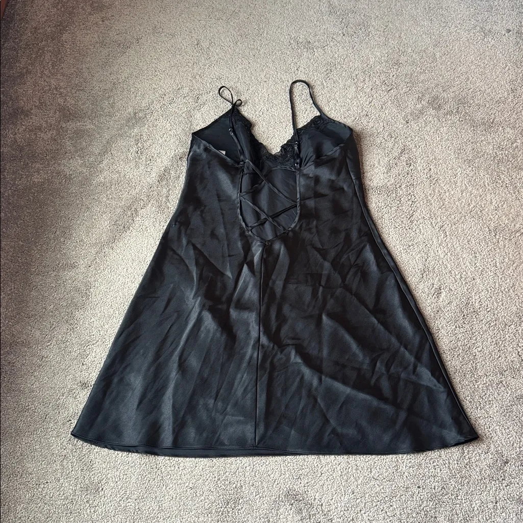 Secret Treasures Black Full Slip SIZE M - Image 3