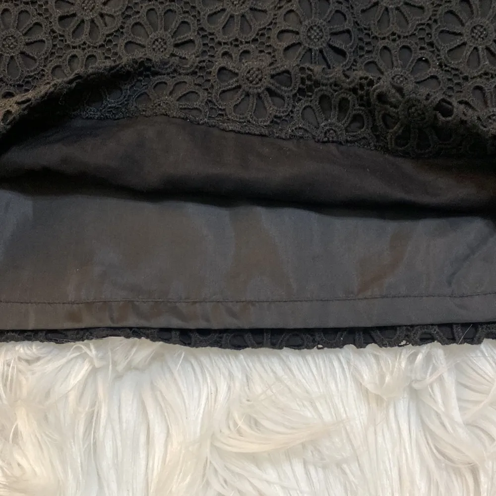 Black eyelet pencil skirt - Image 3