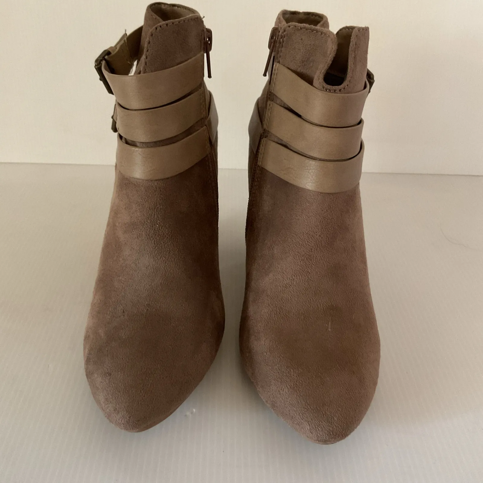 Heart in D Womens Brown Ankle Booties Chunky Block Heels Pointed Toe Size 7.5 - Image 3