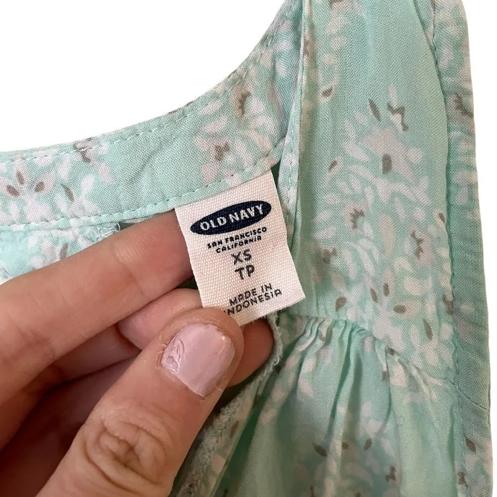 Old Navy aqua vneck sleeveless summer blouse tank top casual comfortable rayon - Image 3