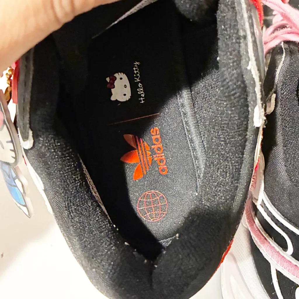 Adidas Hello Kitty Sneakers Women’s Size 5 Black Limited Edition Sanrio Shoes - Image 5