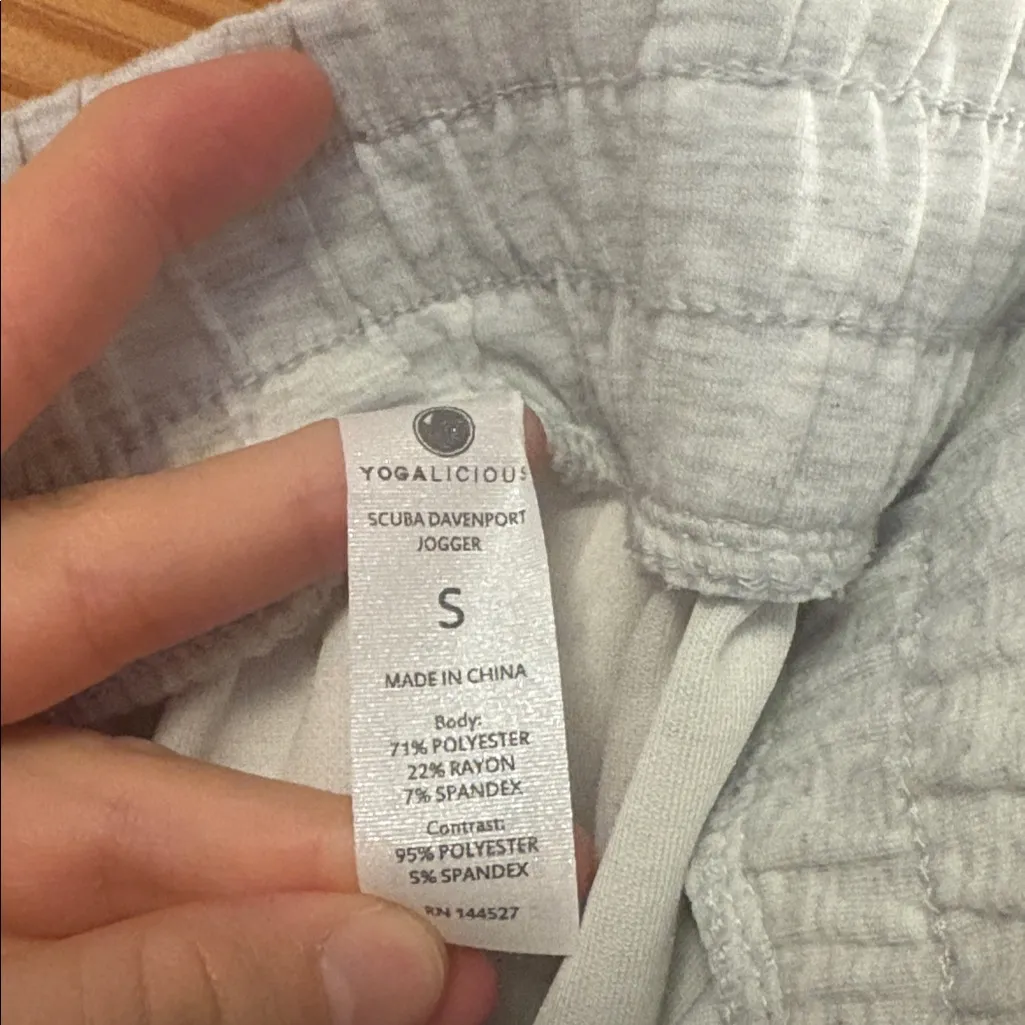 Yogalicious Size Small Light Grey High-Rise Scuba Jogger Sweatpants - Image 4