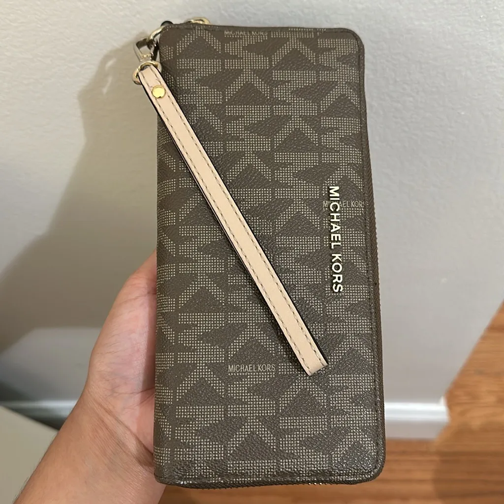 MK Large Wallet - Image 4