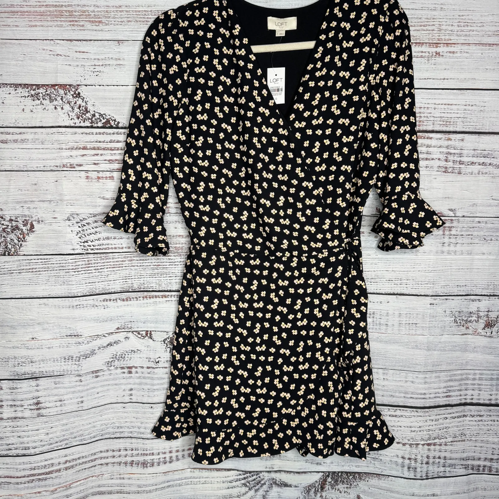 LOFT Outlet Black Floral Wrap Dress Women’s Size 0 NWT Ruffle Hem 3/4 Sleeve - Image 2
