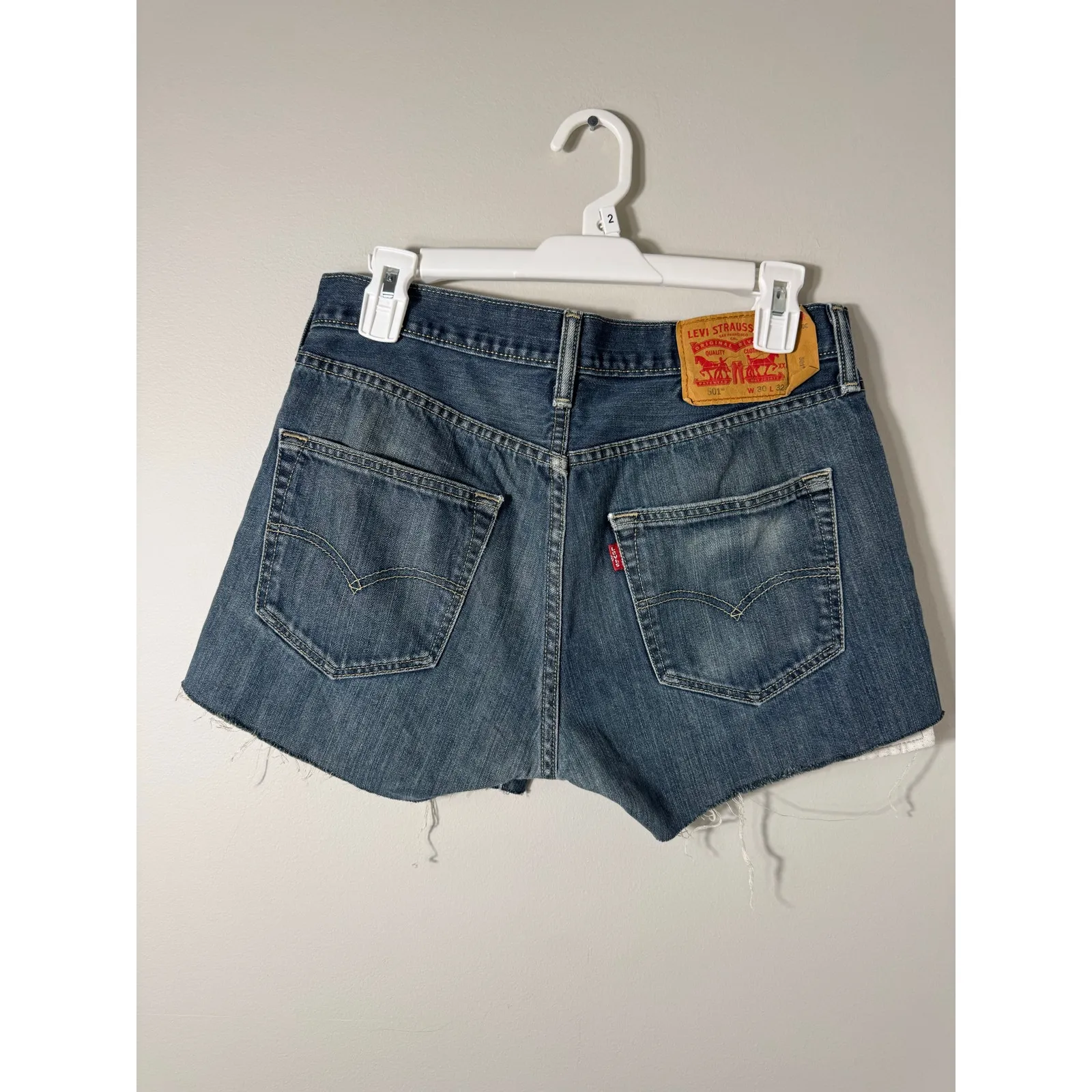 Levi's Women's Levi 501 Cutoff Shorts 30W - Image 5