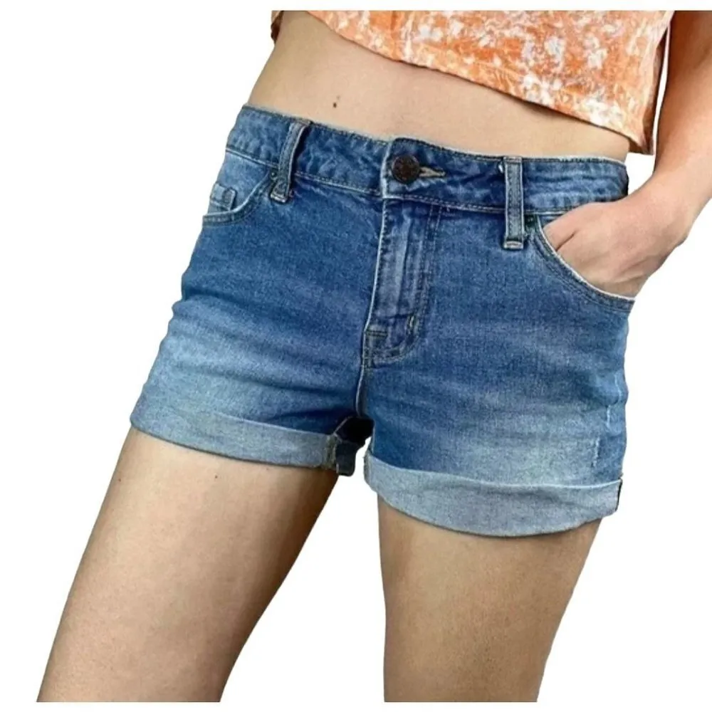 BDG Blue Denim Shortie Medium Wash‎ Cut Off Low Rise Denim Shorts Size 26 - Image 2