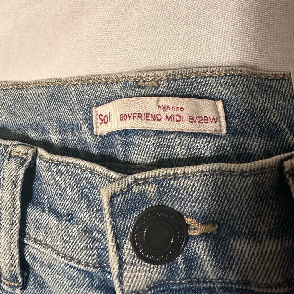 Sonoma brand NWT high rise boyfriend midi distressed jean shorts - size 9/29W - Image 2