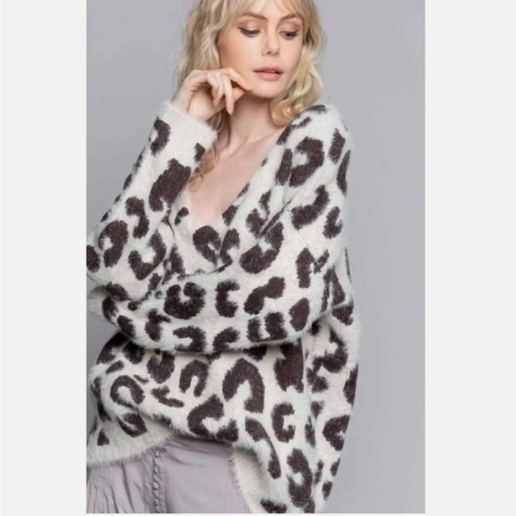 POL Leopard Print Sweater Oversized Fuzzy Soft Black White V Neck Boxy - Image 2