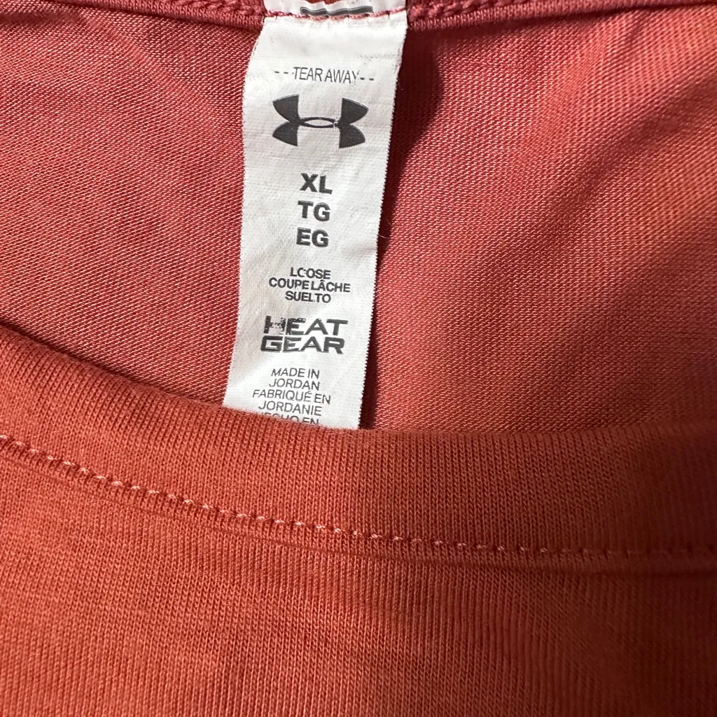 Under Armour Woman’s short sleeve tee shirt with an open back cut outs size XL - Image 3