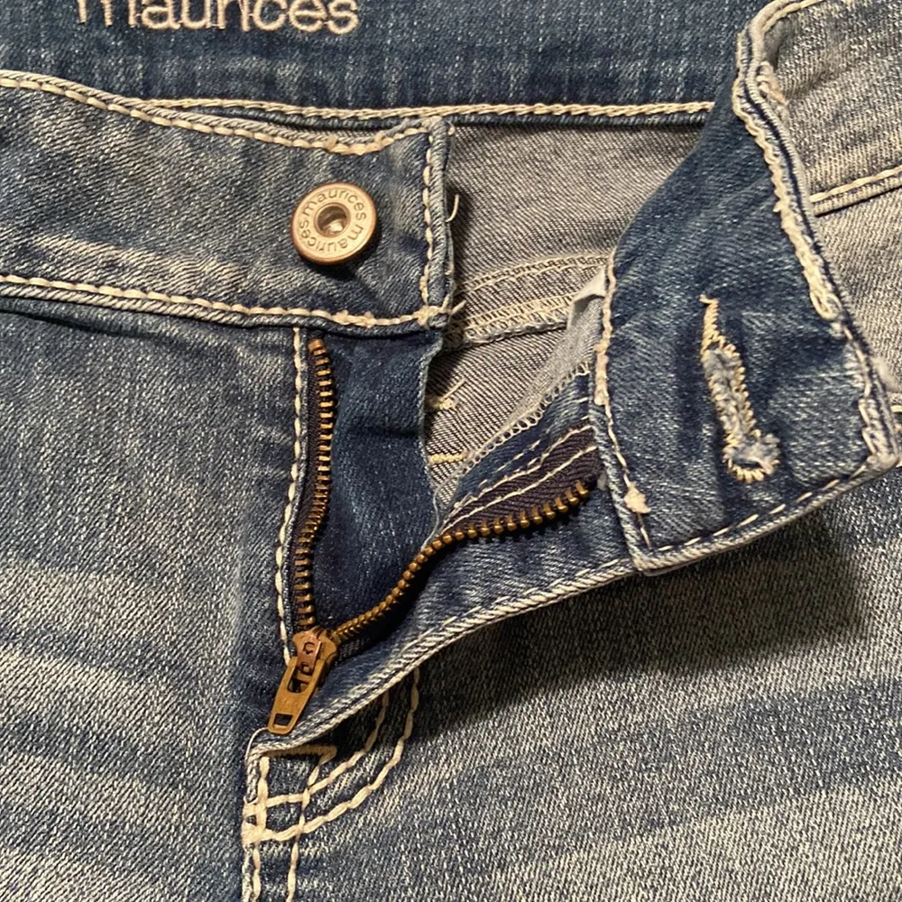 Maurice’s Faded Distressed Jeans - Image 5