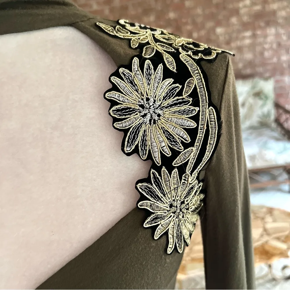 Venus Top Asymmetrical Olive Green Floral Appliqué Knit XS Low V-Neck Glam Party - Image 6
